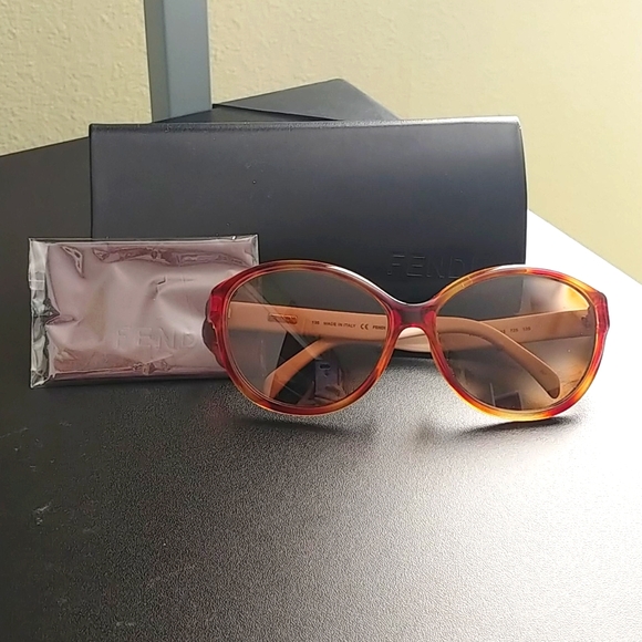 Fendi Accessories - Sunglasses